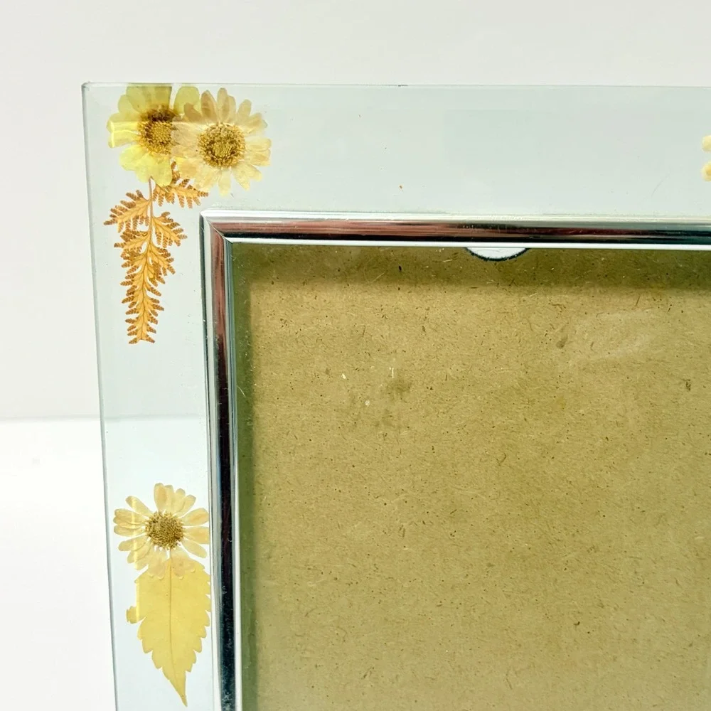Pressed Flower Glass Photo Frame Yellow Daisy Fern Botanical 4x6 Tabletop Silver - Picture 6 of 16